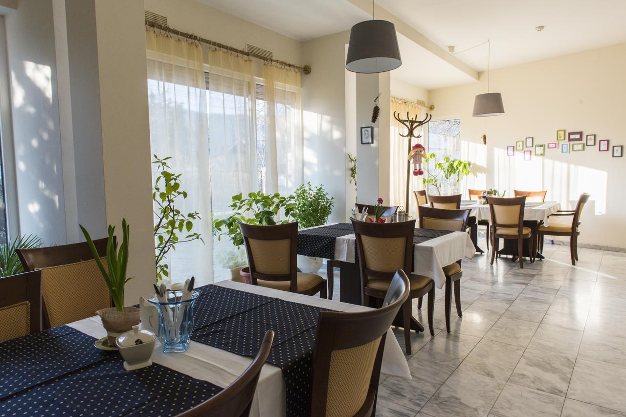 Villa "Forest Way" Pirdop ภายนอก รูปภาพ